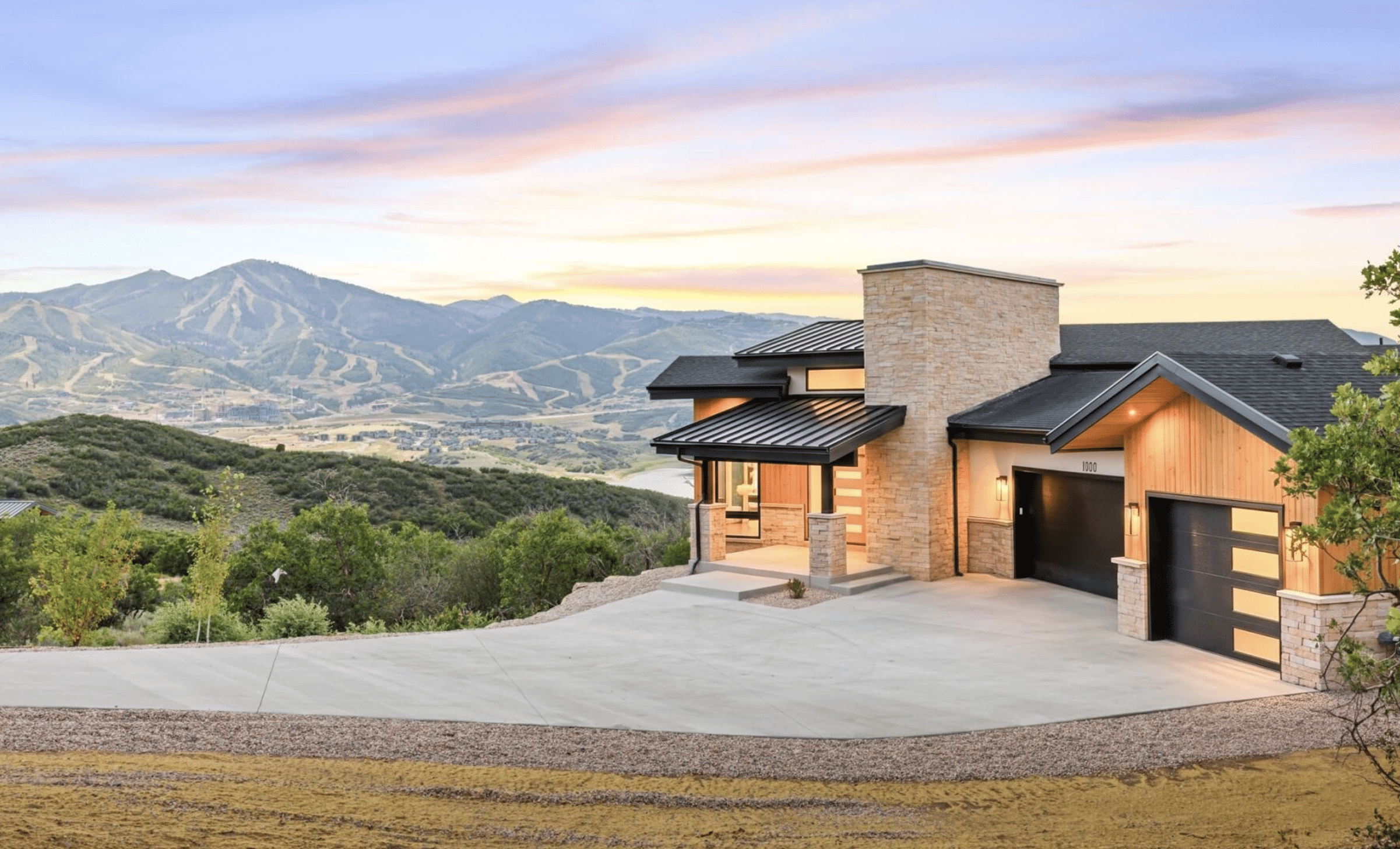 Homes for sale in Hideout Utah above the Jordanelle Reservoir